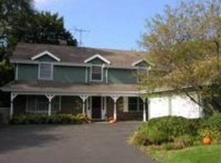 611 Stevenson Dr, Libertyville, IL 60048