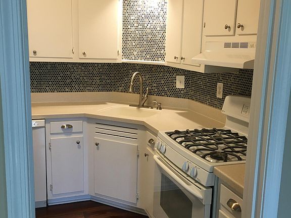 3rd image of 3535 Chevy Chase Lake Dr APT 311