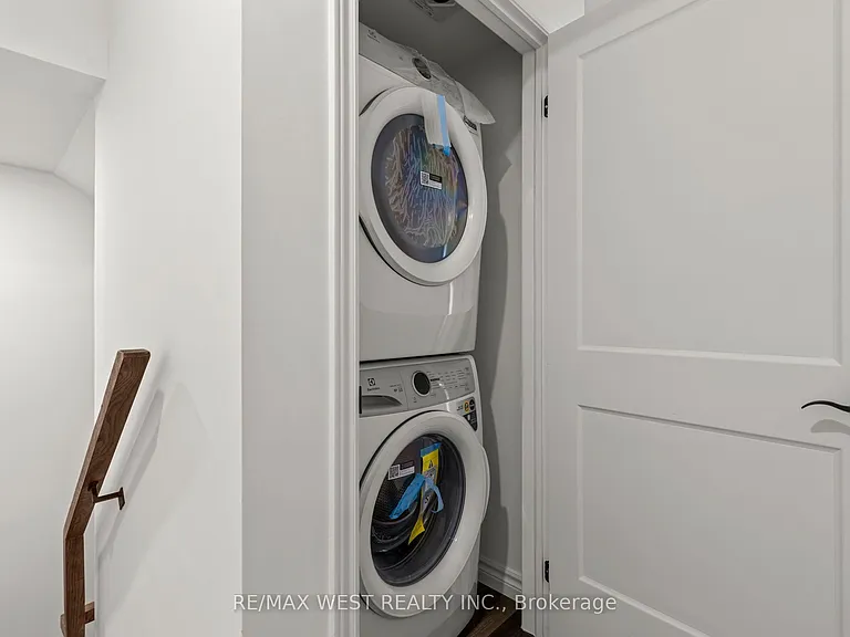 119 Town Line Rd E #D208 — Photo 31