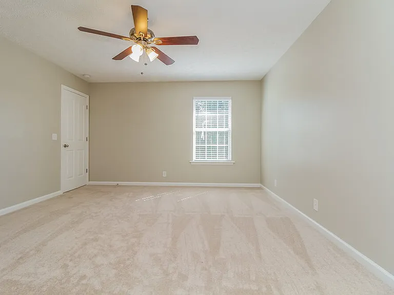 7835 Rainey Dr — Photo 13