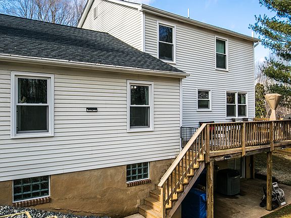 4th image of 9577 Camelot Ct
