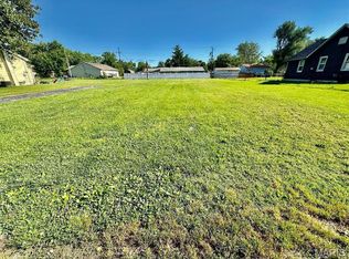 523 Wilson Ave, Wood River, IL 62095