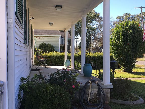 5th image of 1006 Moisant Dr