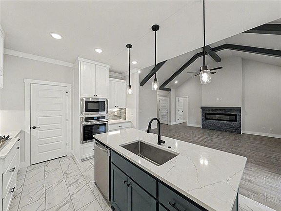 5th image of 6907 SW High Meadow Blvd