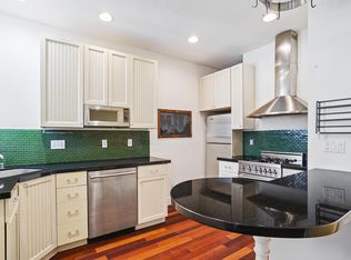 1088 Capp St #A, San Francisco, CA 94110