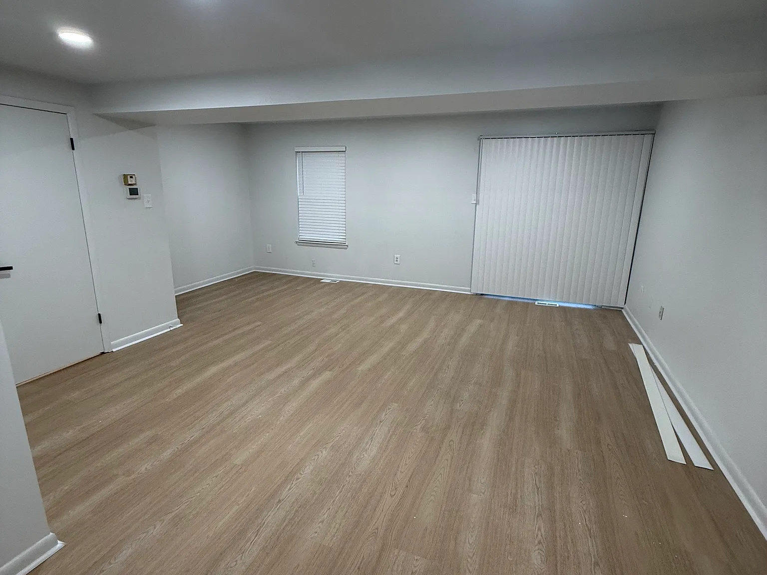 4 bed, 2.5 bath, 1600 sqft, $850 — Photo 3