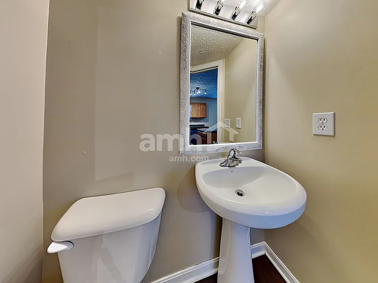 7451 Holyoke Cir — Photo 8