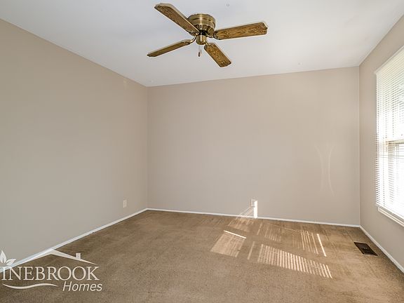 4th image of 1374 Woodpath Dr