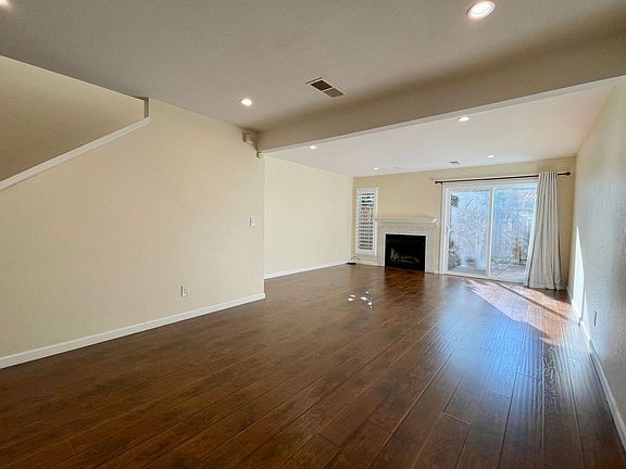 3rd image of 215 N 6th St