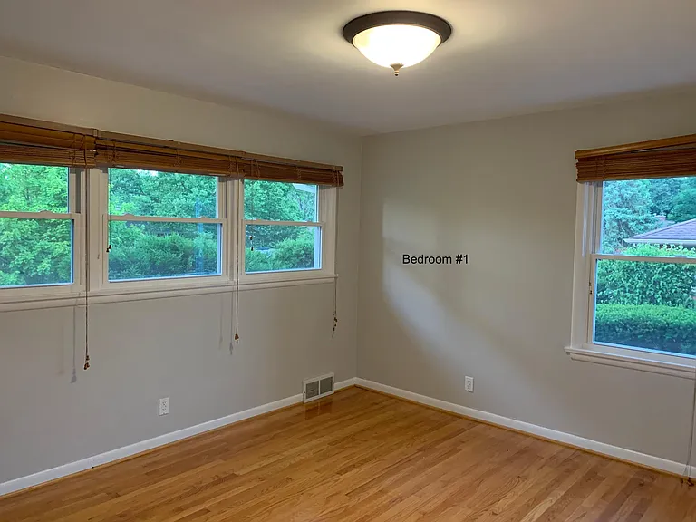 1109 Clague St — Photo 9