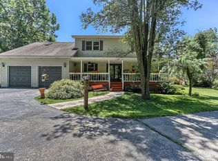 45 Van Cleve Rd, New Oxford, PA 17350