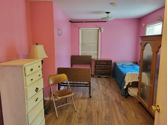 3rd image of 519 Loraine Dr