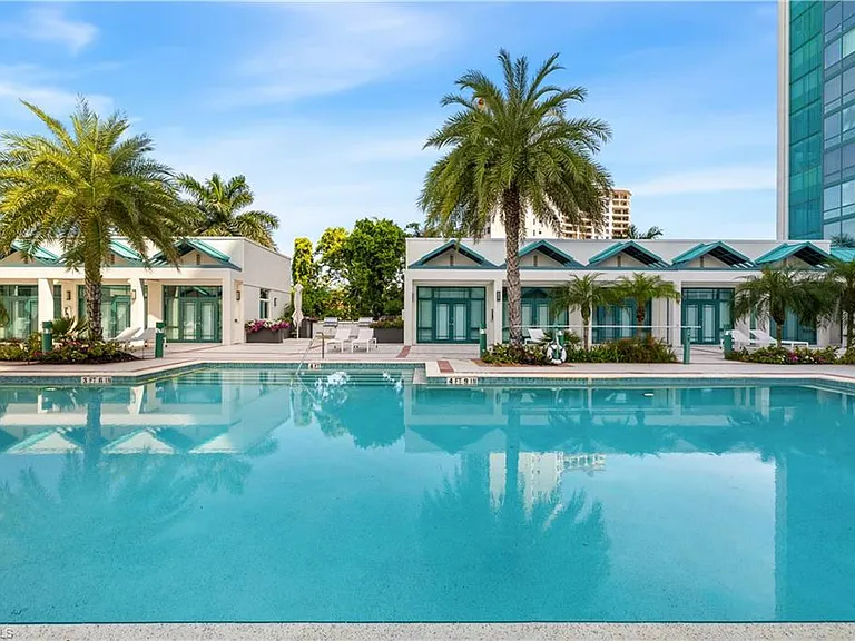 7515 Pelican Bay Blvd #Penthouse D — Photo 44