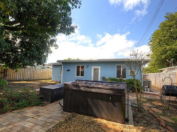 5th image of 4820 NE 1st Terrace
