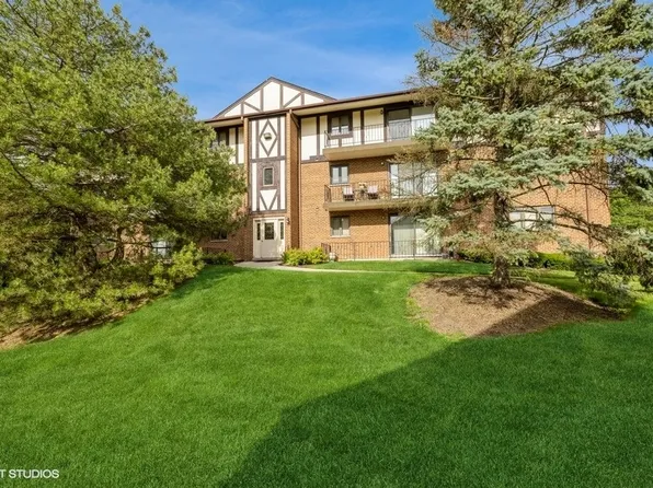 10840 S 84th Ave APT 3C, Palos Hills, IL 60465