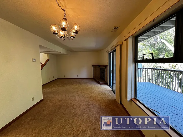 2726 Hampton Ln — Photo 13