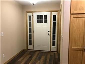 2nd image of 201 9th Ave SE