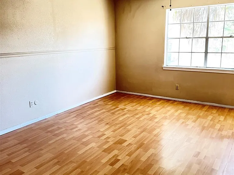 7818 Grove Ridge Dr — Photo 5