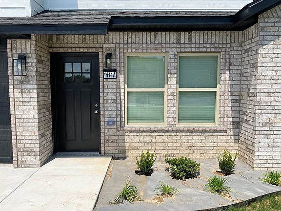 3rd image of 1414 Christian Ave
