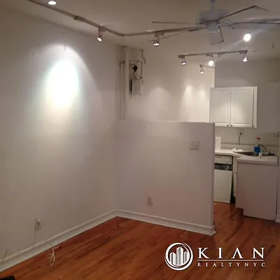 Rented by Kian Realty | media 19