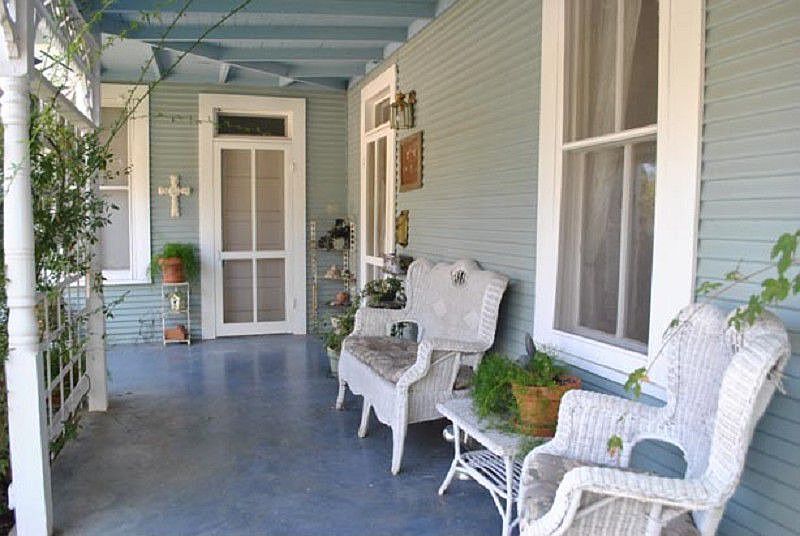 1st image of 405 Cora St