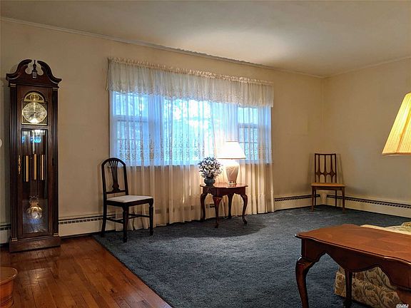 4th image of 44 Court Dr