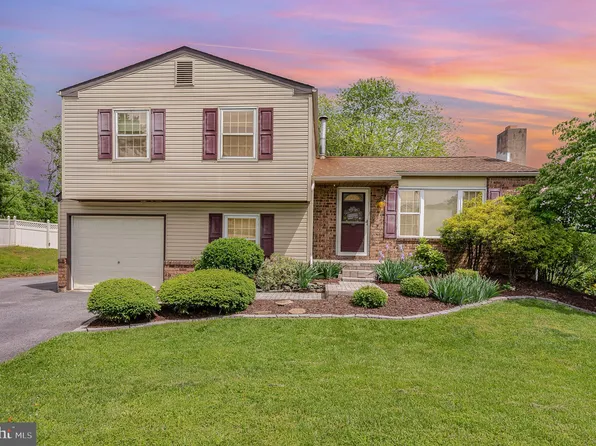 602 Oriole Ct, Harrisburg, PA 17111
