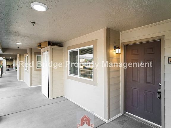 4th image of 15325 NW Central Dr Unit 303