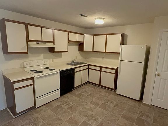 3rd image of 126 Clover Valley Cir