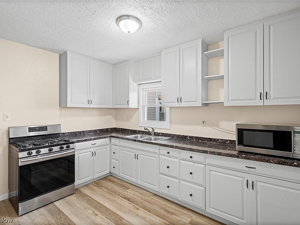 3276 W 130th St, Cleveland, OH 44111 | MLS #5185511 | Zillow