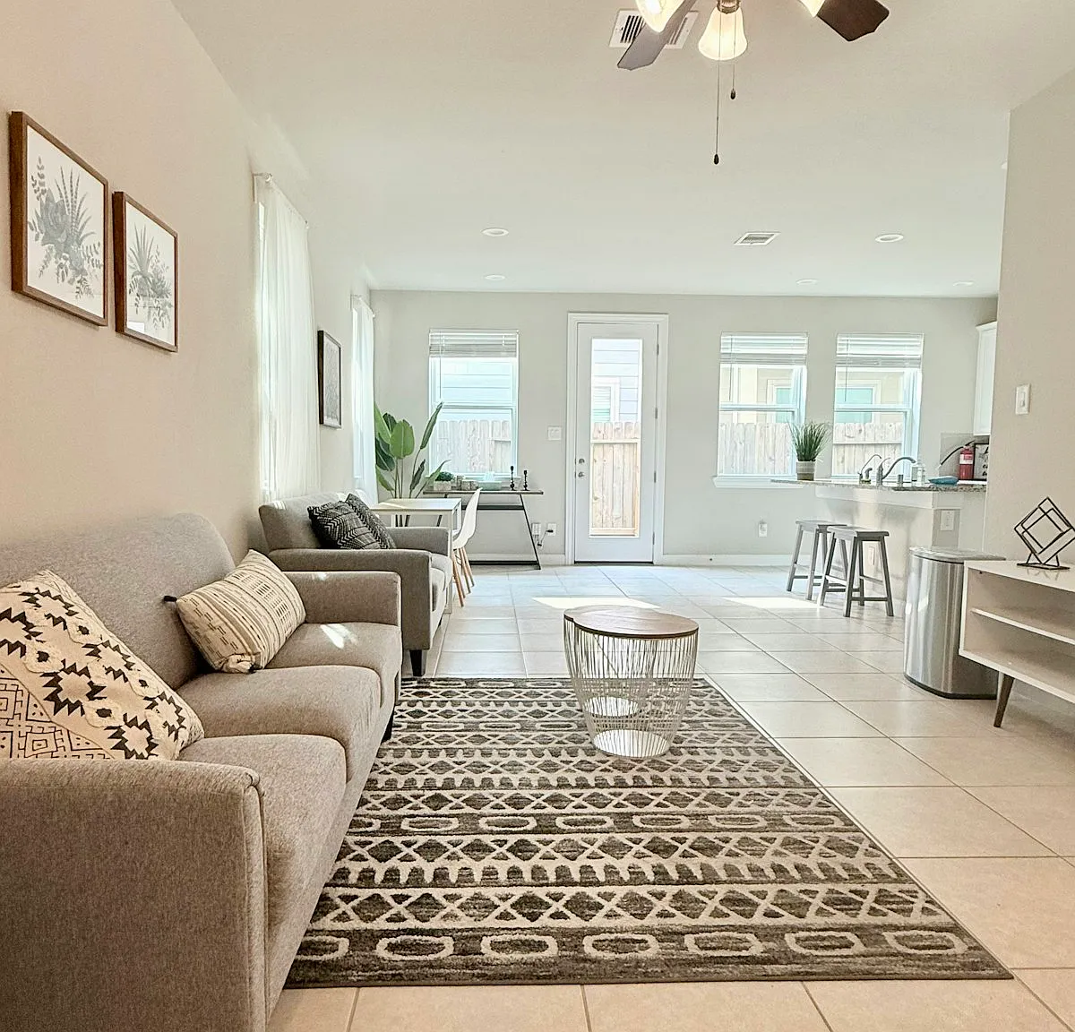 3207 Planters Peak Drive — Photo 1