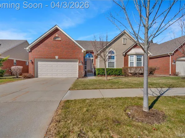 30229 Viewcrest Dr, Novi, MI 48377