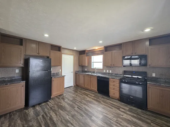 429 Laurel Leah #429B, Oxford, MI 48371