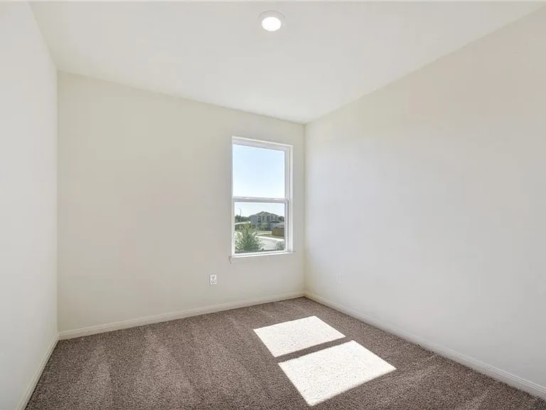 221 Sunnymeade Ln — Photo 10