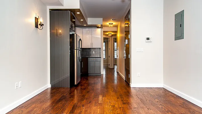 Rented by Nooklyn NYC LLC | media 21