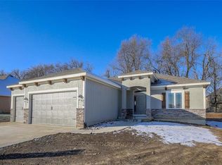 306 S Peach Tree Ave, Lone Jack, MO 64070