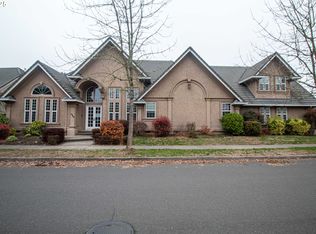 3760 Meadow View Dr, Eugene, OR 97408