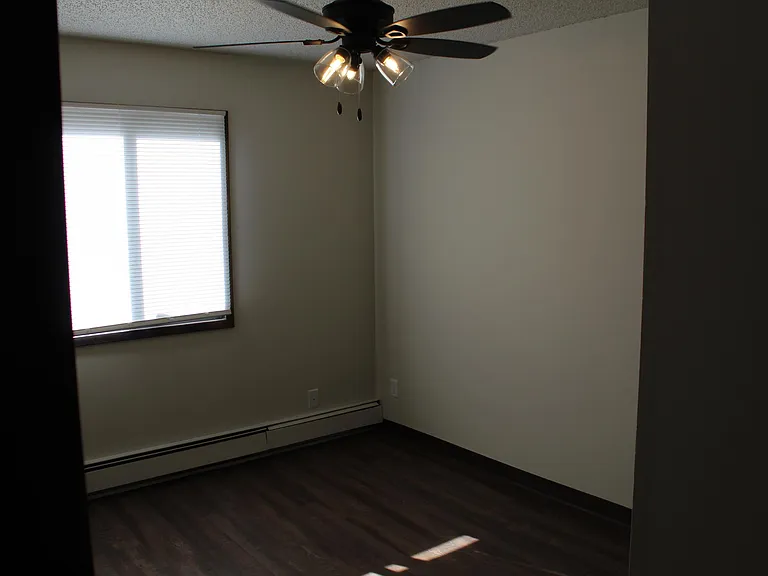 1108 Oakcrest St — Photo 6
