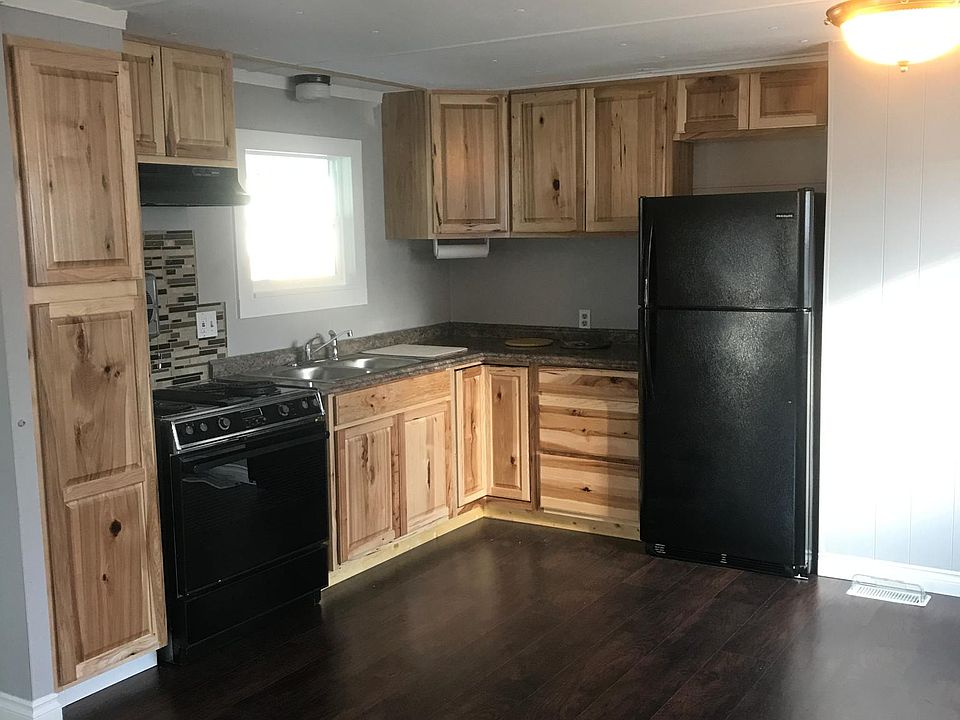 1st image of 712 SE Railroad Ave Spc 25A