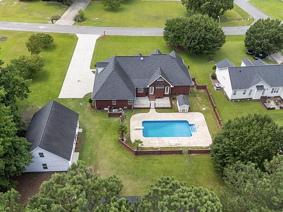 4th image of 400 Adler Lane