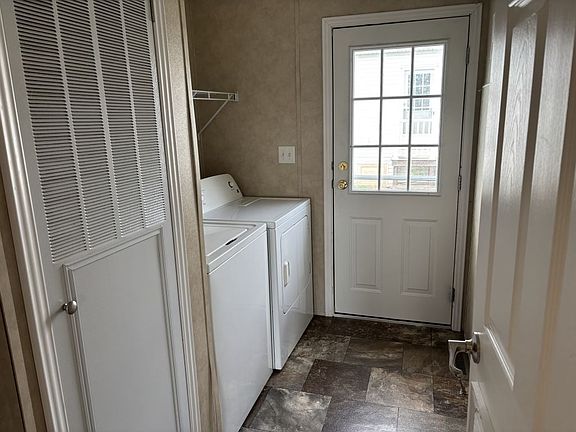5th image of 115 Draper Ave #468