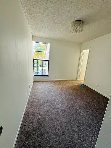 343 Ives Dairy Rd #8 Photo 1