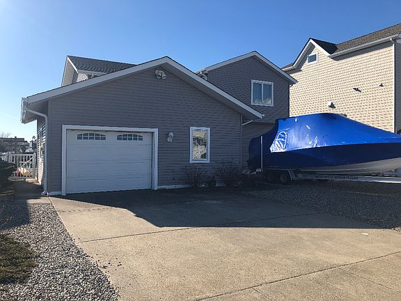 4th image of 26 W Old Whaling Ln
