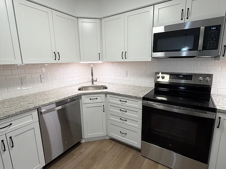 3439 Green St — Photo 8