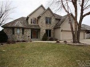 5005 S Elderberry Cir, Sioux Falls, SD 57108