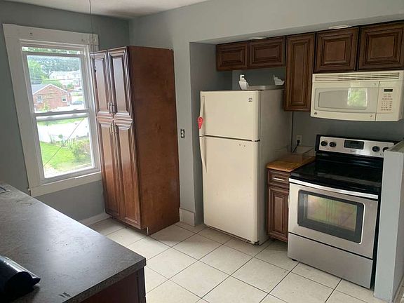 2nd image of 79 Newington Ave