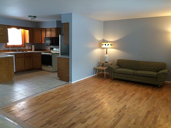 3rd image of 6114 Marie Mont Cir