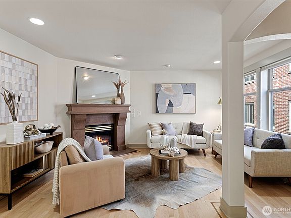 3rd image of 4423 Phinney Avenue N #F