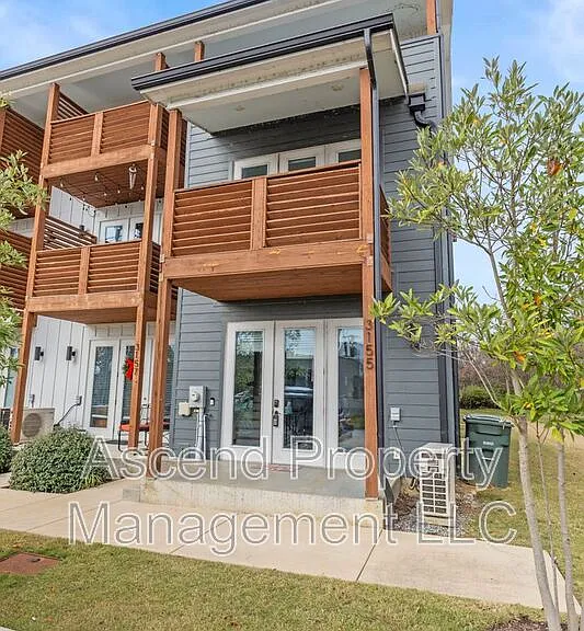 3155 Saint Elmo Ave #10 — Photo 1