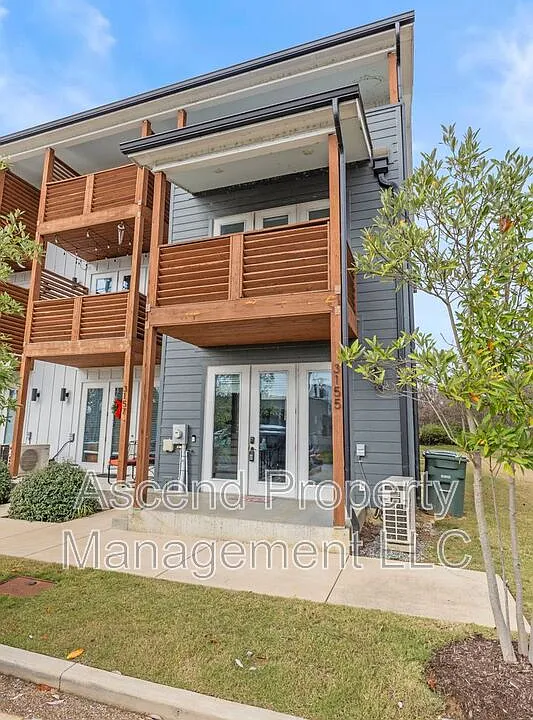 3155 Saint Elmo Ave #10